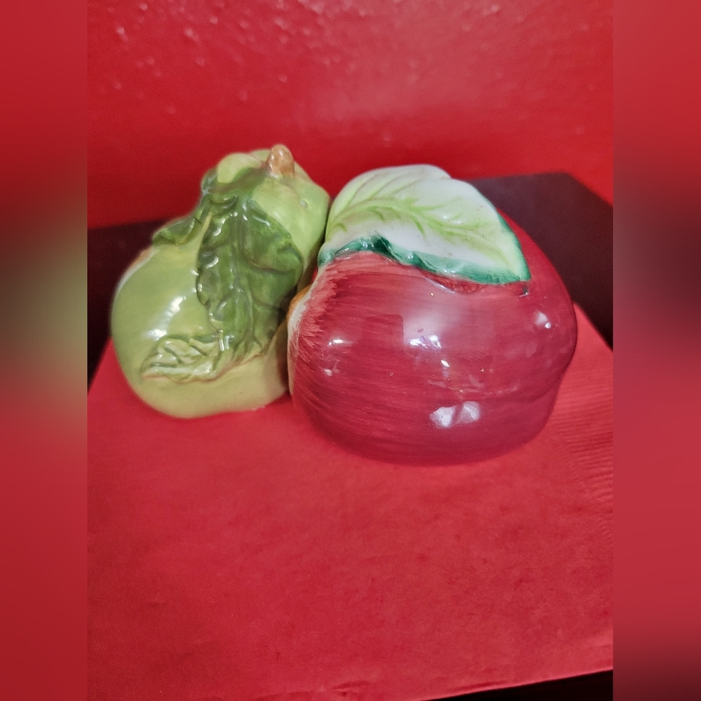 Apple & Pear Salt & Pepper Shakers